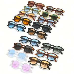 Lunettes de soleil ovales rétro 2025 personnalisables avec logo, pour hommes et femmes, avec rivets, protection UV400, couleurs translucides, style punk rond - Product Image 4