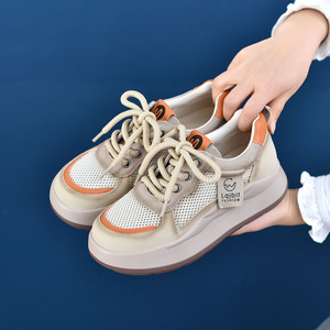 2025 primavera nuevas zapatillas de deporte informales Retro de cuero de capa superior para mujer Colorblock con cordones zapatos individuales para caminar Fitness - Product Image 1