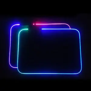 Büyük RGB parlayan oyun Mouse Pad su geçirmez USB kaymaz kauçuk ısıtmalı bilgisayar aksesuarı-stokta!