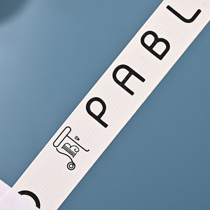 Cuerdas de papel plegables para esquinas, bolsas de regalo al por mayor con asas de papel, cuerdas para embalaje, bolsas de compras de papel kraft con logotipos impresos. - Product Image 2