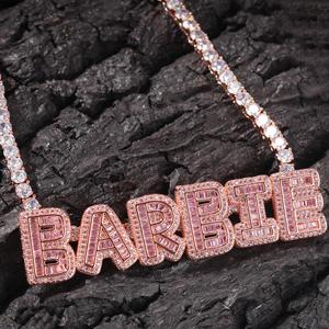 Hip Hop Del Bambino Rosa Ghiacciato Fuori Il Piccolo Baguette Lettera Del Pendente Rosa Donne <span class=keywords><strong>Collana</strong></span> A Catena Catena di Gioielli Personalizzati - Product Image 2
