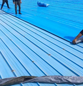 Rouleau auto-adhésif à base de polymère pour la réparation des fuites de toit en métal - Product Image 2