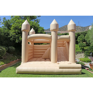 Château gonflable <span class=keywords><strong>de</strong></span> style bohème blanc pur avec tours pour fêtes en plein air - Product Image 4