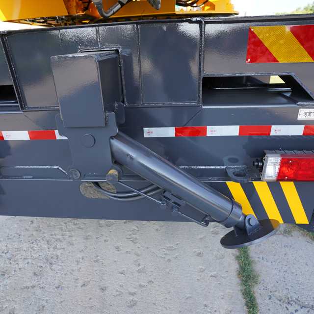 Heavy-Duty Cranes HE-163