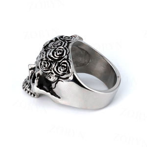 Anillo de Calavera con Rosa Gótica Punk de Acero Inoxidable 316 para Hombre, Diseño Romántico Oscuro y Atrevido con Textura en Relieve en Tono Plateado Pulido - Product Image 4