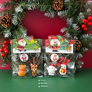 Soododo2026 Set di Cancelleria Natalizia per Bambini, Giocattolo per Asilo con Portachiavi, Spilla, Borsa Musicale, Piccolo Regalo - Product Image 4