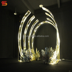 Arco de Entrada para Bodas de Alta Calidad, Diseño de Media Luna con Múltiples Capas, Modelo Starlight Avenue, Ideal para Exhibiciones en Banquetes y Fiestas - Product Image 4
