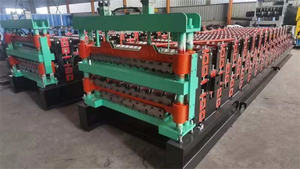 เครื่องขึ้นรูปม้วนรุ่นที่แตกต่างกันสามชั้นเครื่องทําแผ่นหลังคาลูกฟูกและ Ibr เคลือบเครื่องตัดเหล็กโลหะ - Product Image 6