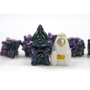 Màu Tím Kim Loại <span class=keywords><strong>Dice</strong></span> Kẽm Hợp Kim Dnd RPG Tùy Chỉnh Kỹ Thuật Số Kim Loại Đa Diện Kích Thước Tiêu Chuẩn <span class=keywords><strong>Rocket</strong></span> <span class=keywords><strong>Dice</strong></span> - Product Image 6