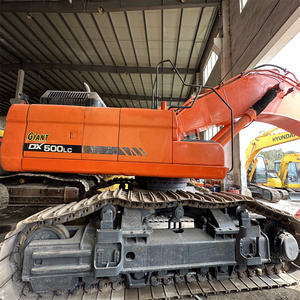 Excavatrice sur chenilles d'occasion Doosan DX500LC-9 C à vendre à bas prix, mettant l'accent sur les composants essentiels : moteur et propulseur - Product Image 3