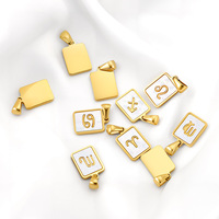 Collier Pendentif Unisexe Tendance en Acier Inoxydable Plaqué Or 18K avec Breloques Carrées Coquillage Signes du Zodiaque (12 Signes) – Vente en Gros