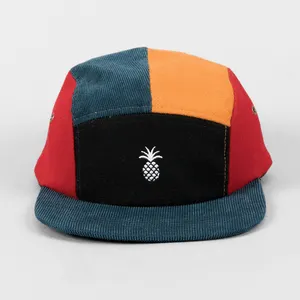 Cappello da campeggio per bambini con blocco di colore ananas ricamato su misura con 5 pannelli in blu marino rosso senape classico in lana multicolore