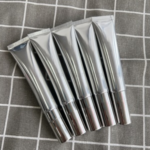 Relleno <span class=keywords><strong>de</strong></span> <span class=keywords><strong>Labios</strong></span> <span class=keywords><strong>de</strong></span> Efecto Instantáneo Extremo OEM ODM, 20 ml, Plateado, con Etiqueta Privada - Product Image 2