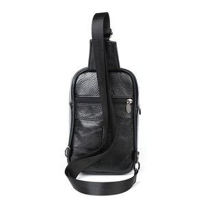 กระเป๋าคาดหน้าอกหนังแท้สำหรับผู้ชาย น้ำหนักเบา ทนทานต่อการใช้งานกลางแจ้ง สวมใส่สบาย สีพื้น ฤดูใบไม้ร่วง 2024 - Product Image 5