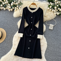 Robe décontractée élégante pour femme, col perlé, manches longues, coupe trapèze, avec boutons perlés, longueur midi, pour le quotidien