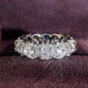Anello Rotondo con Design a Fascia Completa, Stile Vintage per Donne - Product Image 4