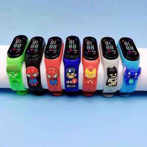 Bracelet électronique en silicone <span class=keywords><strong>Mickey</strong></span> pour enfants, <span class=keywords><strong>montre</strong></span> sport LED rétro rouge, affichage numérique, pour filles et femmes, étanche, tendance - Product Image 2