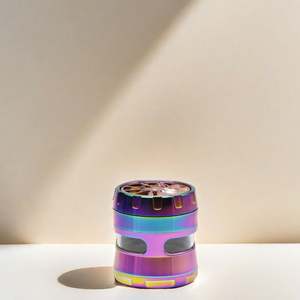 CANNA CNZG0009 Broyeur à herbes en alliage de zinc de luxe, 2,5 pouces, 4 couches, carré, design moderne, fonctionnement manuel pour le tabac à fumer - Product Image 6