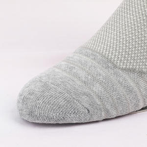 Chaussettes de sport en coton avec logo personnalisé, chaussettes de course athlétiques pour hommes, chaussettes de tennis à la cheville, respirantes, anti-humidité, compression, antidérapantes - Product Image 2