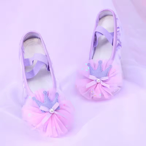 Ragazze scarpe da ballo in raso per bambini con ricamo comode ed eleganti per giovani ballerini - Product Image 6