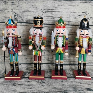 Vente en gros <span class=keywords><strong>de</strong></span> décorations en bois <span class=keywords><strong>de</strong></span> 30 cm, Cascanueces Navidad, design soldat, cascanueces pour la décoration <span class=keywords><strong>de</strong></span> Noël et <span class=keywords><strong>de</strong></span> la famille - Product Image 1
