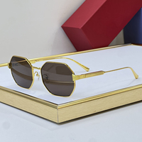 Lunettes de soleil de luxe de haute qualité avec monture carrée en titane, verres dégradés UV400, protection pour les voyages en plein air et les vacances
