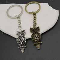 Porte-clés Hibou sur Branche en Alliage de Zinc, Argent Vieilli et Bronze, avec Anneau Démontable pour Clip de Sac à Dos d'Observateur d'Oiseaux