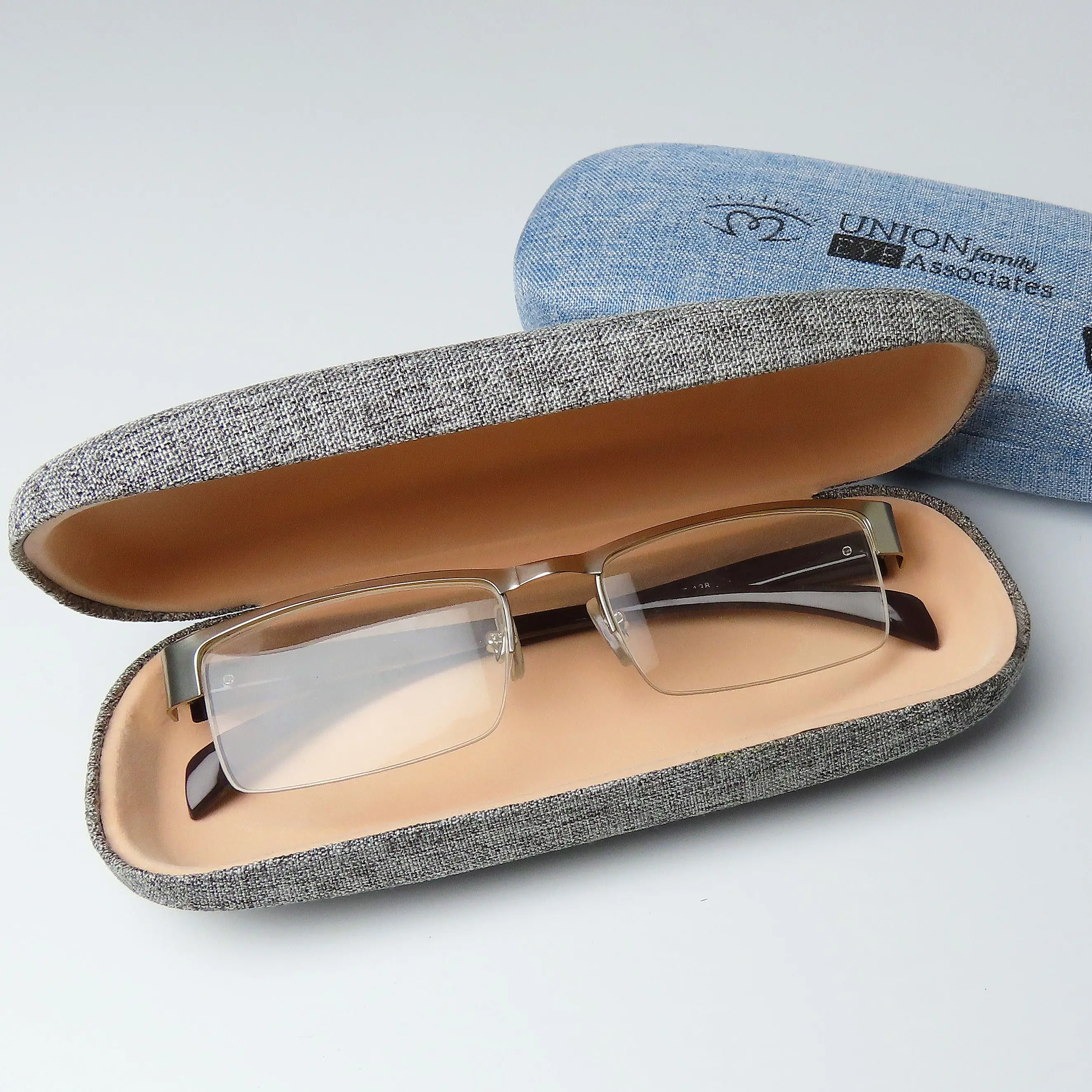 กล่องใส่แว่นตาสำหรับอ่านหนังสือผ้าลินินหรูหรากล่องบรรจุภัณฑ์แบบกำหนดเองสำหรับเก็บแว่น
