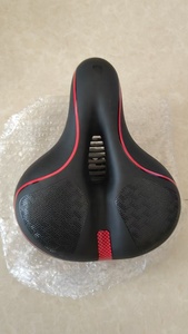 Selle de vélo <span class=keywords><strong>en</strong></span> <span class=keywords><strong>gel</strong></span> PU surdimensionnée personnalisée pour vélos et véhicules électriques avec un soutien et une ventilation robustes - Product Image 4
