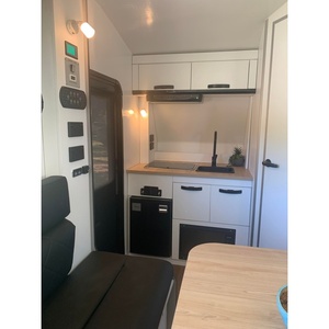Caravane de luxe tout-terrain XINYI 11FT avec toit rigide et cuisine coulissante à vendre - Product Image 5