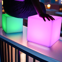 Chaises et tables en cube LED en plastique pour événements, tabourets en cube LED pour discothèque, salon chicha, mobilier de bar, table à cocktails LED