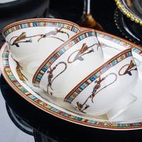 Service de table de luxe en porcelaine fine Yanjun Warhorse, assiettes et bols en céramique à motif cheval de guerre rétro, cadeau de pendaison de crémaillère