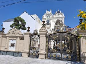 Puerta de Hierro Forjado de Diseño Personalizado con Ayuda Técnica en Línea y Superficie con Recubrimiento en Polvo - Product Image 4