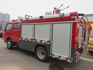 Camión Cisterna de Agua Contra Incendios DongFeng de 2.5 Toneladas con Transmisión Manual - Product Image 3