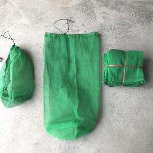 ถุงตาข่ายไนลอนแบบพกพา ตะกร้าใส่ปลาแบบพับได้ ตาข่ายละเอียด สำหรับใช้ในสวนและกลางแจ้ง - Product Image 1