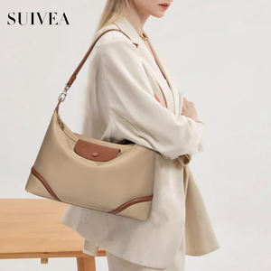 Sac fourre-tout en nylon élégant et polyvalent de grande capacité, sac à main décontracté pour femme, sac à bandoulière minimaliste et durable - Product Image 5