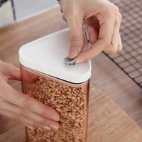 Nouveau modèle de conteneur de stockage des aliments en triangle boîte de rangement de cuisine contenants alimentaires en plastique hermétiques pour le stockage de la cuisine à domicile