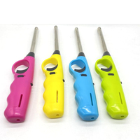 Briquet torche de cuisine au butane en plastique au design classique, rechargeable, coupe-vent, portable, pour le camping et allumer les cigarettes