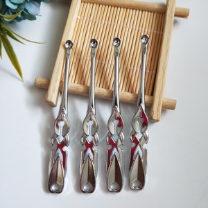 Limpiadores de oídos de tiendas de 1 y 2 yuanes, limpiadores de oídos metálicos plateados, limpiadores de oídos huecos, limpiadores de oídos en caja, limpiadores de oídos grandes. - Product Image 5