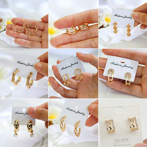 Pendientes <span class=keywords><strong>de</strong></span> Borla Chapados en Oro Estilo Francés Vintage para Mujer, Aros Retro Minimalistas con Flecos, Elegantes Pendientes <span class=keywords><strong>de</strong></span> Botón - Product Image 3