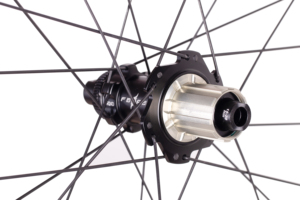 Juego de Ruedas de Carbono con Freno de Disco y Neumáticos Tubeless, Serie U - Aerodinámico, 700c, Altura de Cuadro de 60mm, Pilar de Acero, Llanta de Carbono, Ligero - Product Image 3