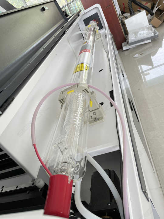 工厂用CO2激光切割机工业300W 8X4型号| Alibaba.com