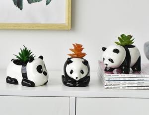Nouveau pot de fleurs en céramique pour plantes succulentes, commerce électronique transfrontalier, pot en porcelaine blanche, vase de table ou de sol avec motif d'animal de dessin animé panda - Product Image 2
