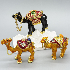 Vente en gros de métal Arabie Saoudite Émirats Arabes Unis Qatar Oman Souvenir touristique or 3D coloré chameau dromadaire Camelus dromedarius cadeaux souvenirs - Product Image 2