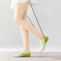 Chaussettes courtes en coton pour femmes avec logo personnalisé, en silicone antidérapant de haute qualité, pour la gym, le Pilates, le yoga, les sports, chaussettes antidérapantes