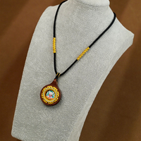 Pendentif en cuir FUTUJI, fabriqué en bois, peint à la main et coloré, peint à l'or
