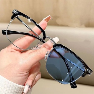 <span class=keywords><strong>Lunettes</strong></span> photochromiques carrées de haute qualité pour hommes, <span class=keywords><strong>anti</strong></span>-<span class=keywords><strong>lumière</strong></span> <span class=keywords><strong>bleue</strong></span>, à changement de couleur, protection <span class=keywords><strong>UV</strong></span>, pour l'extérieur - Product Image 6