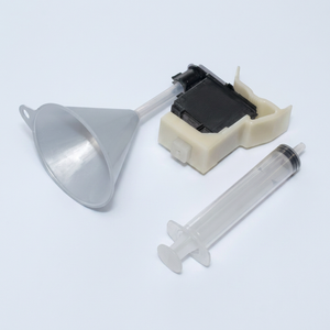 Kit de limpieza de cabezales de impresión Cloaked Cat para impresoras HP 10, 11, 80, 82, 84, 85 con embudo y jeringa - Product Image 1