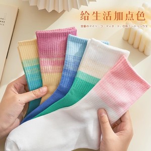 Gradient Color Crew Socks Women Mid Calf Breathable Sweat Absorbing Basketball Sports Socks Autumn Winter Style - Product Image 1