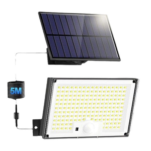 ไฟสปอร์ตไลท์ LED พลังงานแสงอาทิตย์ 300W 5000K แสงขาวกลางวัน IP67 พร้อมรีโมทคอนโทรล ติดตั้งบนพื้น ตัวเรือนพลาสติก ความสว่างสูง CRI85 มุมลำแสง 120 องศา สำหรับสวน - Product Image 4